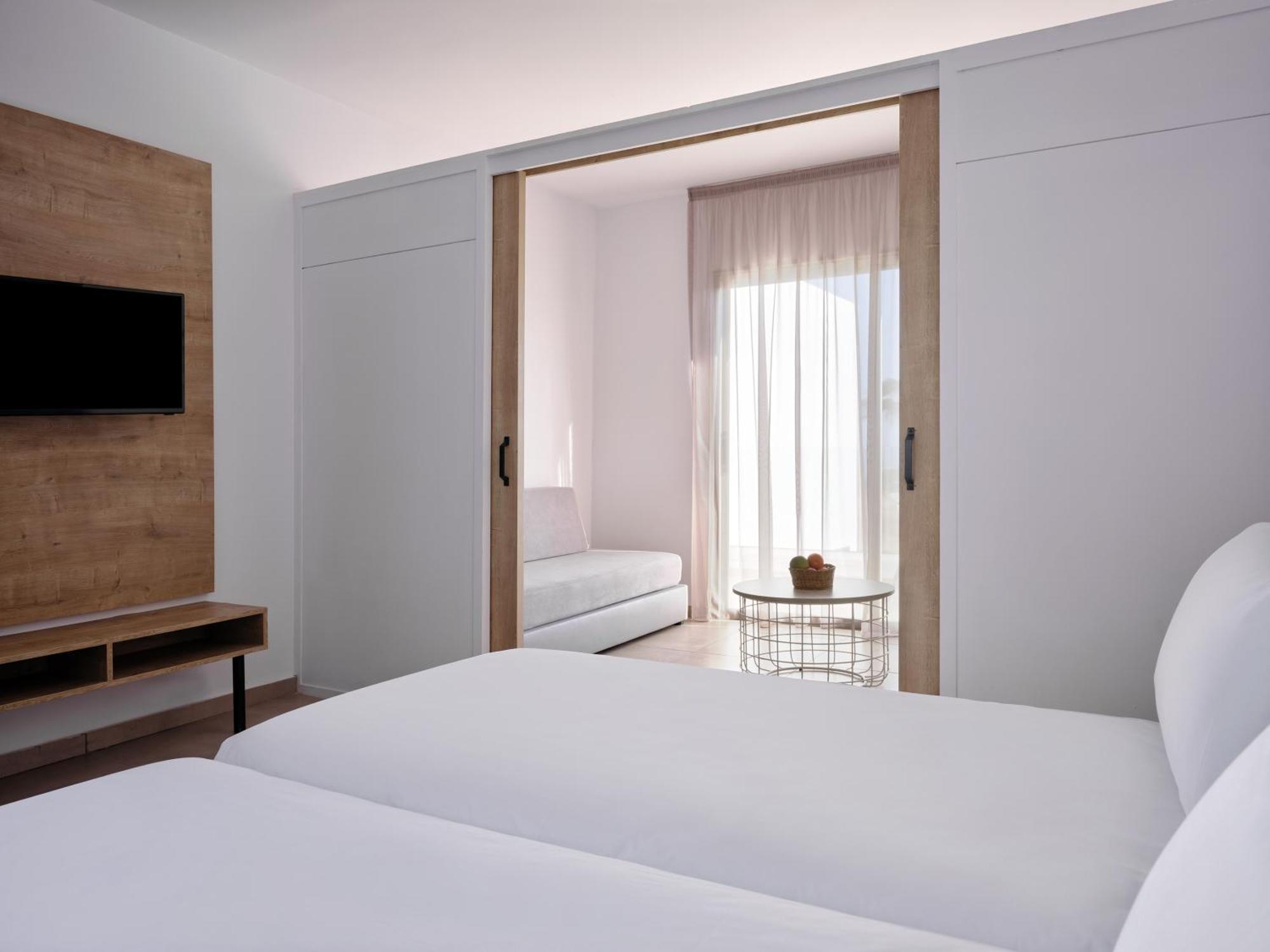Atlantica Panthea Resort Айя Напа Екстериор снимка